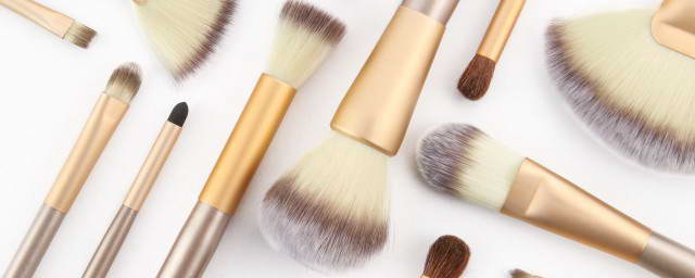 中国驻纽约总领馆:纽约州大巴侧翻致6名中国公民受伤,其中1人重伤