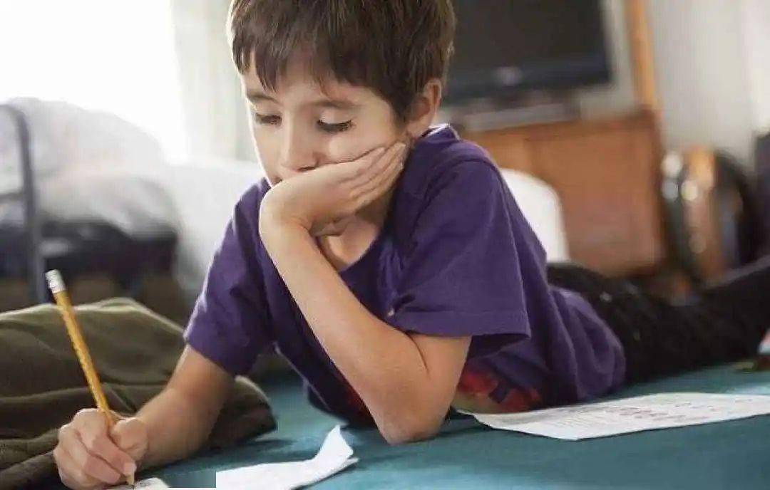 南海海域发生4.4级地震,震源深度20千米