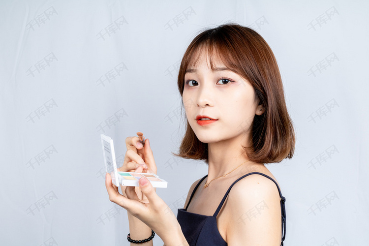 市领导到港北区走访慰问党员