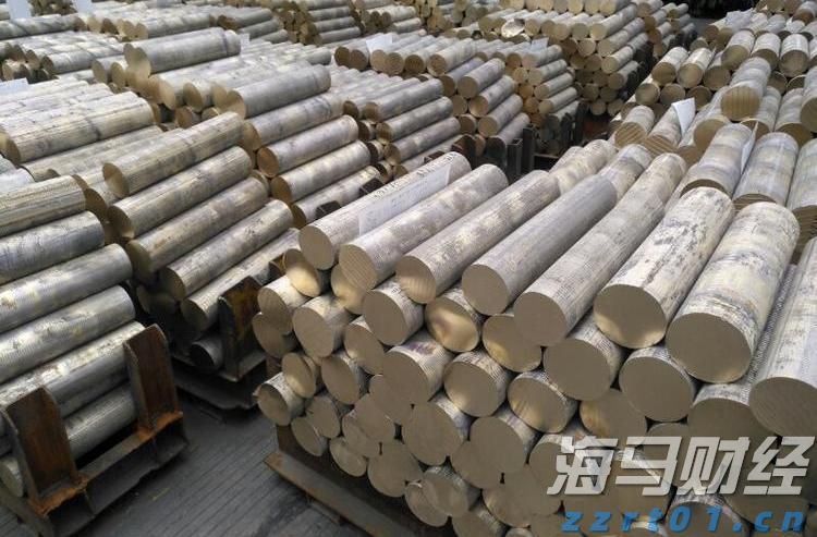 海岛“穿新衣” 游客“拍大片”