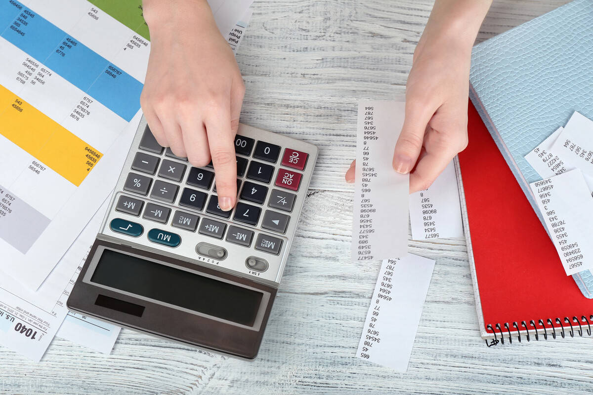 AI重塑商业竞争格局:大摩揭示五大投资机遇 Adobe(ADBE.US)、亚马逊(AMZN.US)获重点推荐