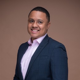 南方日报头版关注!珠海经济特区建立45周年:经济总量攀升,年均增长15.9%