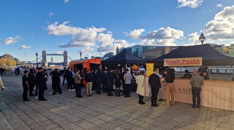 政协第六届贵港市委员会第五次会议主席会议召开