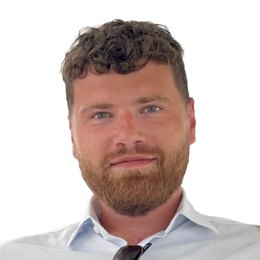 市领导到平南县走访慰问党员并开展调研