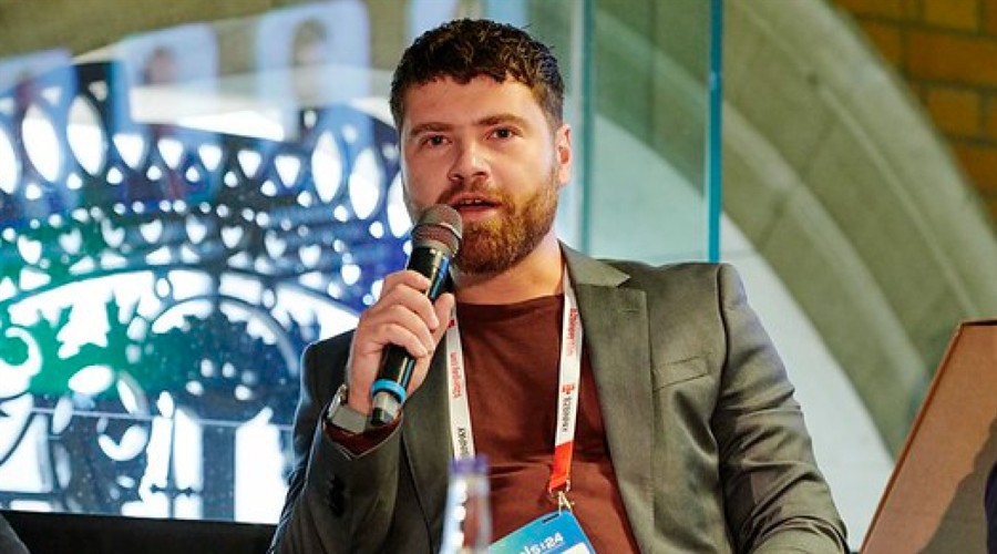 马斯克:特斯拉(TSLA.US)奥斯汀Robotaxi服务将在9月向公众开放